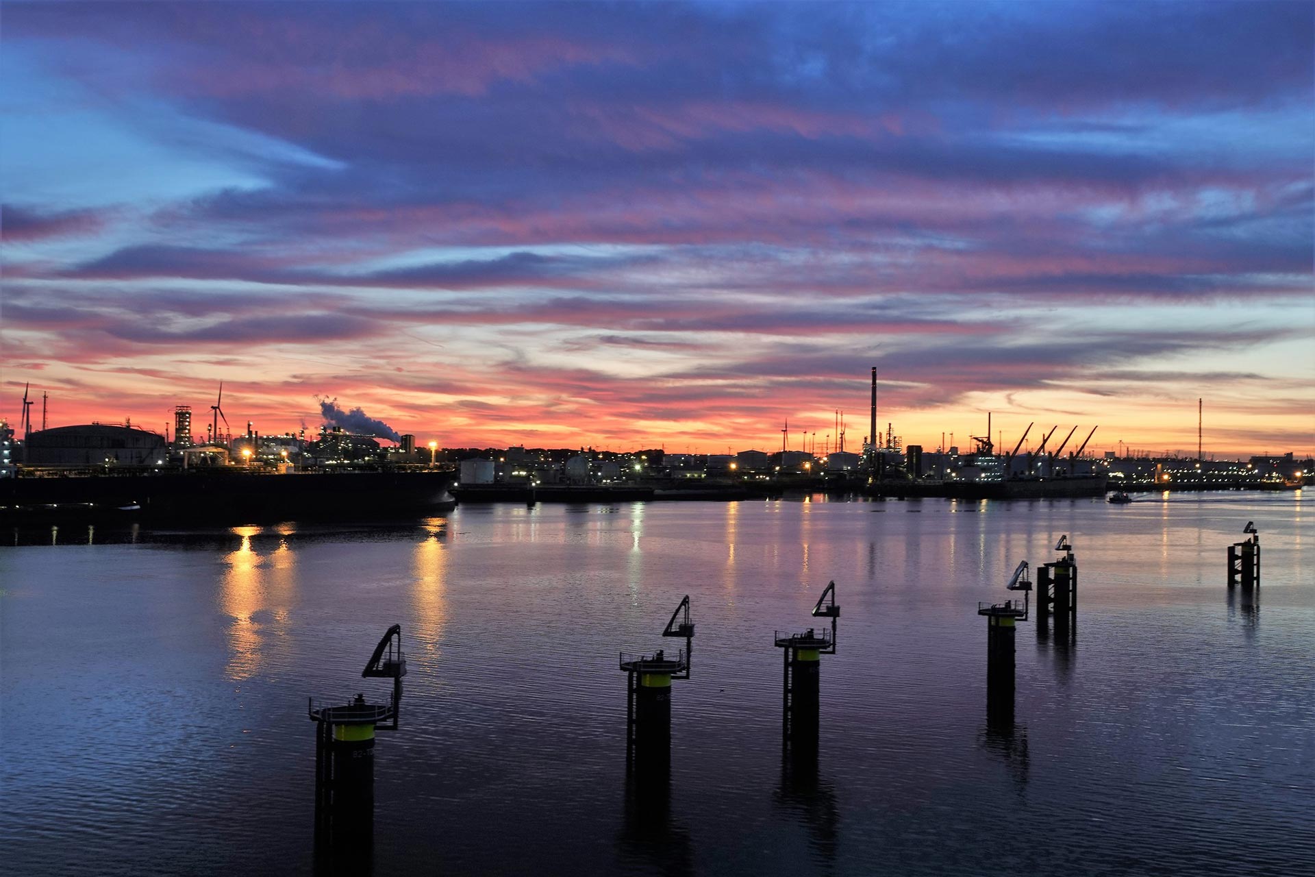 Het vallen van de avond vanaf de toren op de Landtong Rozenburg